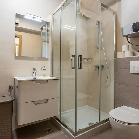 Vipo Prestige Aparthotel 4*