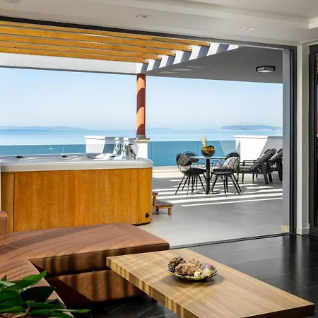 Vipo Prestige Aparthotel 4*