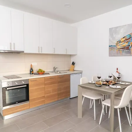 Vipo Prestige Apart-hotel 4*